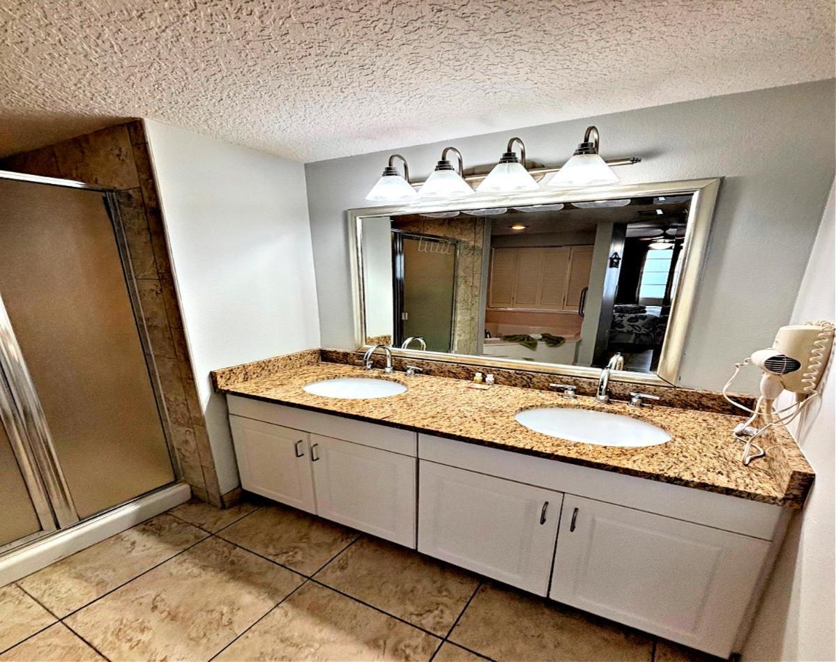 2 Bedroom Resort Condo Direct Oceanfront Wyndham Ocean Walk - Daytona Funland 2226 Daytona Beach Exterior photo